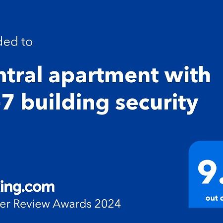Central Apartment With 24-7 Building Security Новий Сад Екстер'єр фото