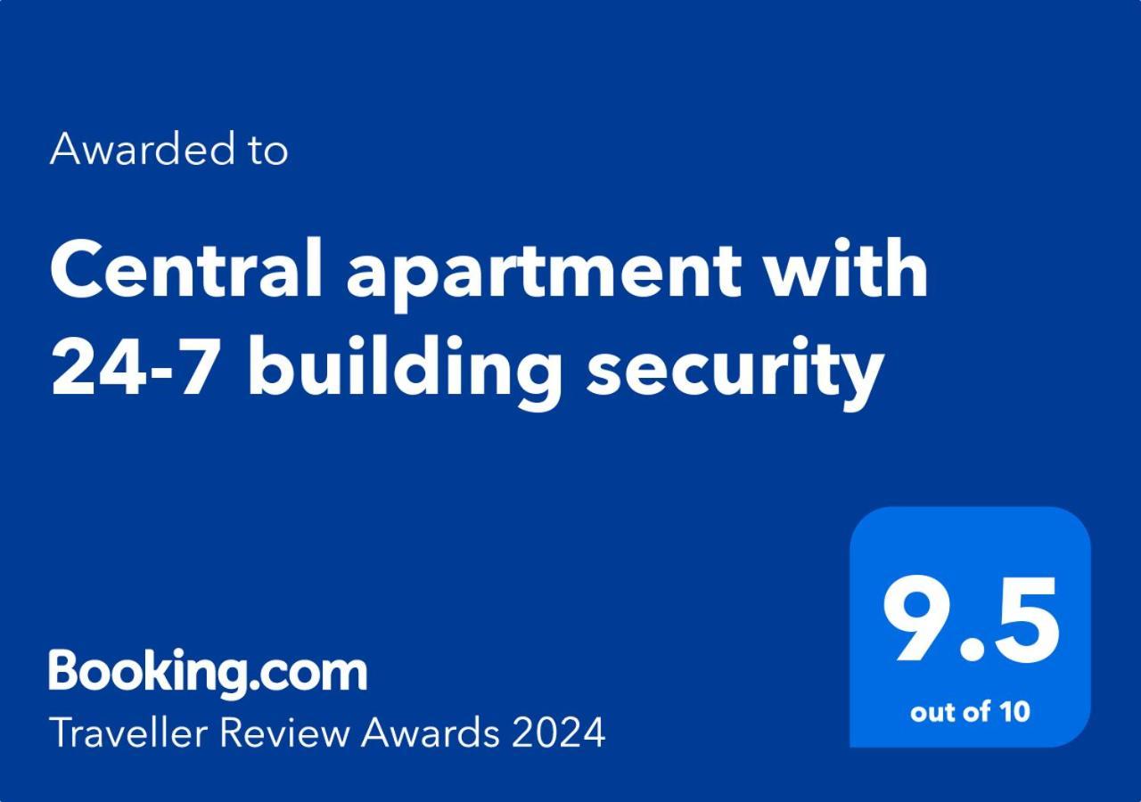 Central Apartment With 24-7 Building Security Новий Сад Екстер'єр фото